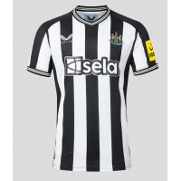 Newcastle United Tino Livramento #21 Domáci futbalový dres 2023-24 Krátky Rukáv